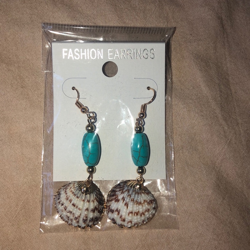 Turquoise and seashell fashion earrings